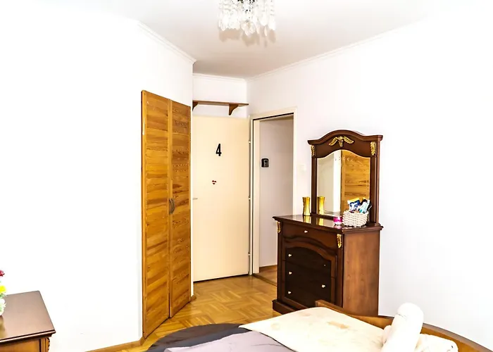 Spacious 5 Minutes To Wiener Stadthalle Cg Apartment *