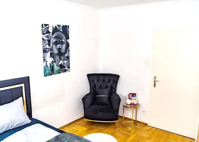 Spacious 5 Minutes To Wiener Stadthalle Cg Apartment *